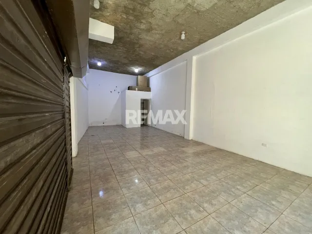 En Alquiler Local Comercial Calle Maraca con Av Ollarvides Puerta Maraven