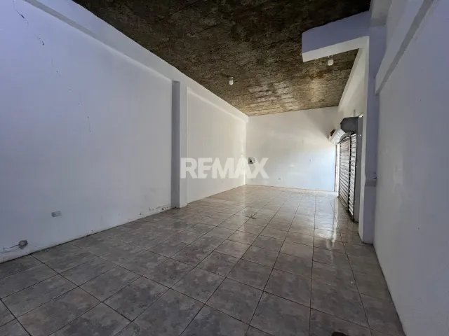 En Alquiler Local Comercial Calle Maraca con Av Ollarvides Puerta Maraven