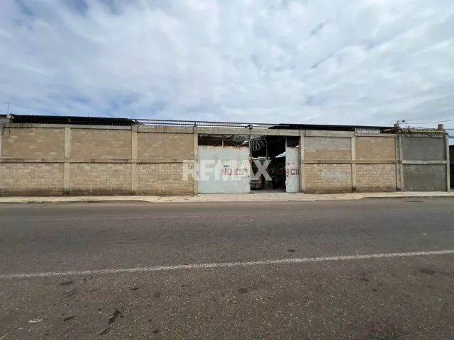 En Alquiler Local Industrial y Galpón Av Pumarrosa Ferre Ancla