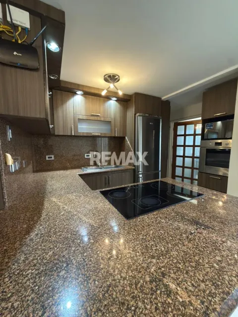 En Alquiler Casa o TownHouse Puerta Maraven Calle Democracia - Foto 7