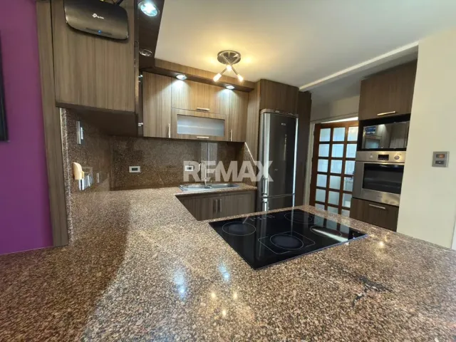 En Alquiler Casa o TownHouse Puerta Maraven Calle Democracia - Foto 8