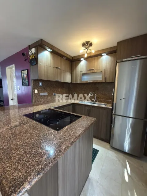 En Alquiler Casa o TownHouse Puerta Maraven Calle Democracia - Foto 9