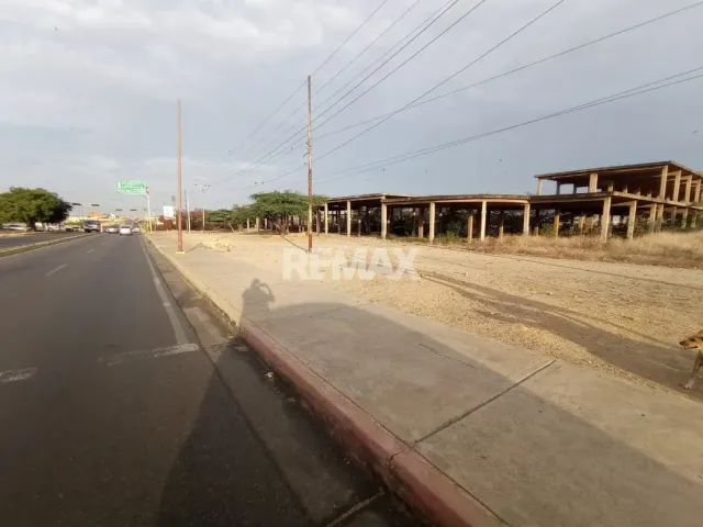 En Venta Terreno y Parcela Avenida Rafael González, Centro, Punto Fijo, Falcón, 4102, VEN - Foto 1