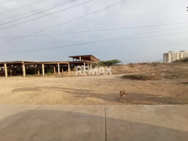 En Venta Terreno y Parcela Avenida Rafael González, Centro, Punto Fijo, Falcón, 4102, VEN - Foto 2