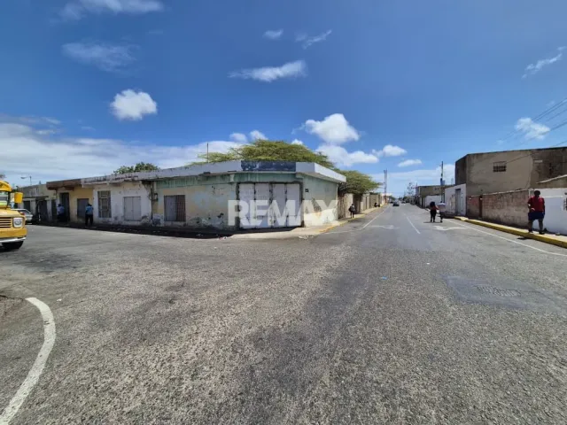 En Venta Local Comercial Calle Peninsular, Centro, Punto Fijo, Falcón, 4102, VEN - Foto 1
