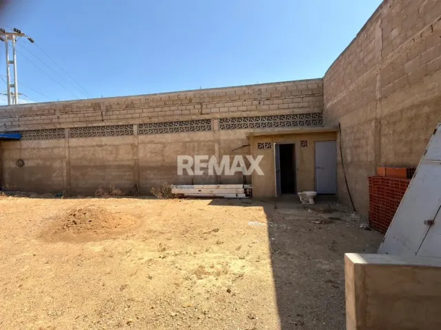 En Alquiler Local Industrial y Galpón Avenida Santa Irene, Punto Fijo, Falcón, 4102, VEN - Foto 5