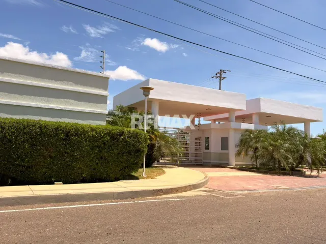 En Venta Terreno y Parcela Calle 10, Puerta Maraven, Cardón, Falcón, 4154, VEN - Foto 1