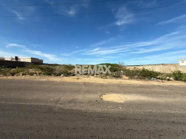 En Venta Terreno y Parcela AV General Pelayo con calle Tabana Puerta Maraven - Foto 2