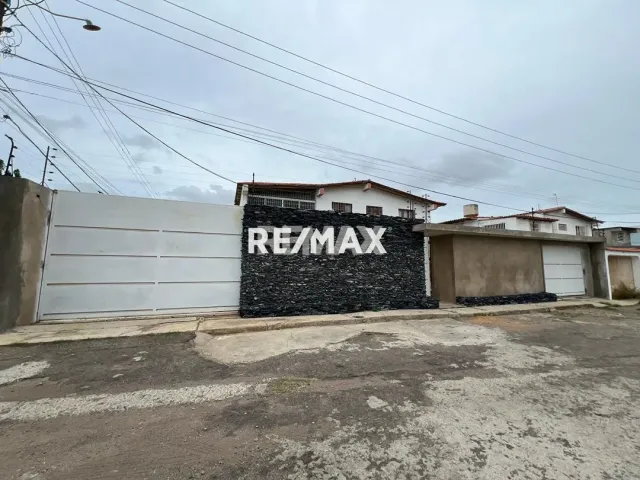 En Venta Casa o TownHouse Urbanizacion Santa Fe Sector los medanos calle los Pinos - Foto 1