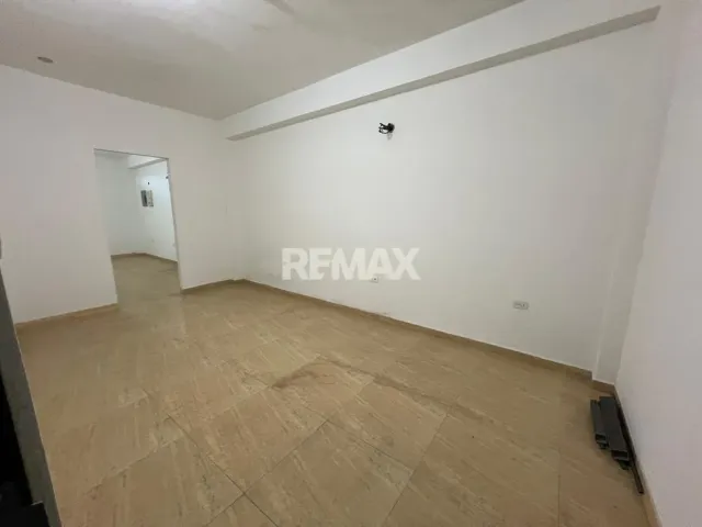 En Venta Local Comercial Calle Falcon entre calle Peru y Brasil - Foto 5