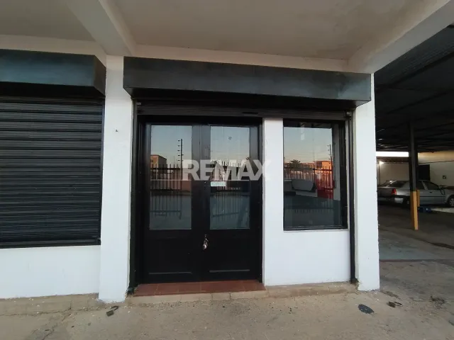 En Alquiler Local Comercial Calle Bachiller Peña, Urb. Puerta Maraven. Punto Fijo - Foto 1