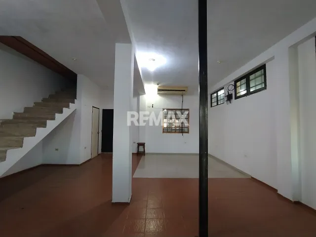 En Alquiler Local Comercial Calle Bachiller Peña, Urb. Puerta Maraven. Punto Fijo - Foto 6