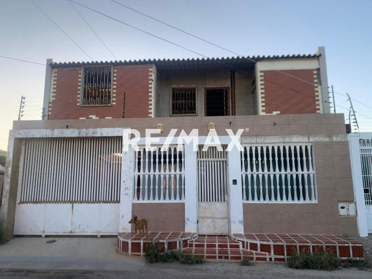 En Venta Casa o TownHouse Urb San Rafael Calle la Victoria Municipio los taques estado Falcón - Foto 1