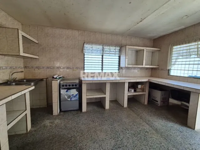 Amplia casa de 6 habitaciones y 4 baños en venta, Guaranao, Punto Fijo - Foto 16