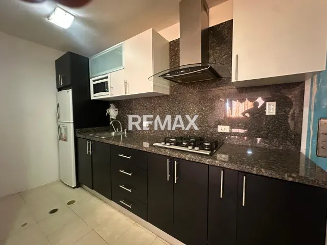 Apartamento de 70 m² con 3 habitaciones y estacionamiento en alquiler, Punto Fijo - Foto 1