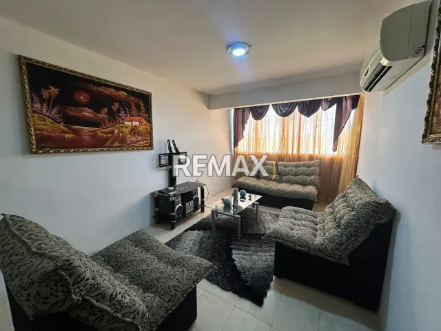 Apartamento de 70 m² con 3 habitaciones y estacionamiento en alquiler, Punto Fijo - Foto 2