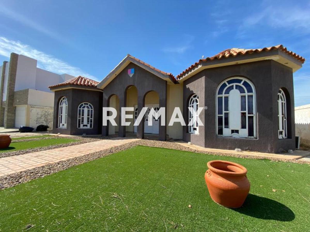 Casa de 6 habitaciones y piscina en venta, exclusiva urbanización en Punto Fijo - Foto 6