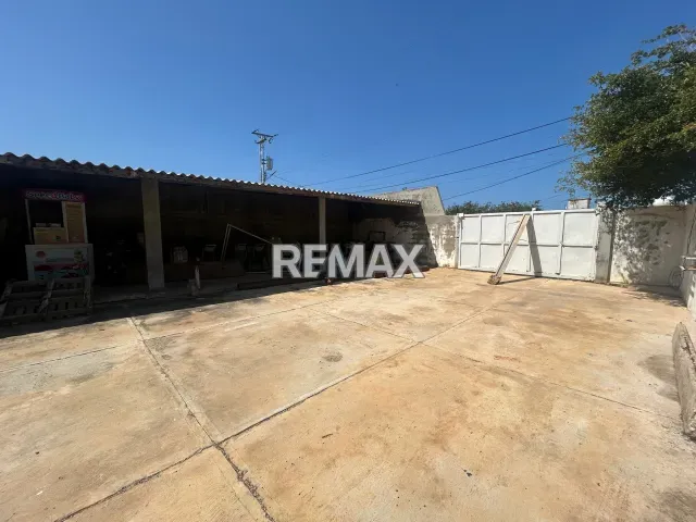 Amplio galpón de 450 m² con estacionamiento para 6 vehículos en alquiler, Cardón - Foto 1