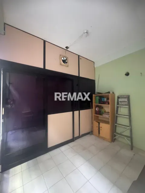 Local comercial de 18 m² en venta en el centro de Punto Fijo, listo para operar - Foto 4