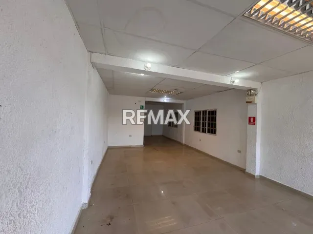 Local comercial de 35 m² en alquiler, excelente ubicación en Edificio Girardot - Foto 1