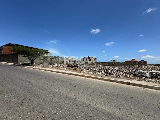 Terreno de 308 m² en venta en Bella Vista, ideal para comercio o residencial - Foto 3
