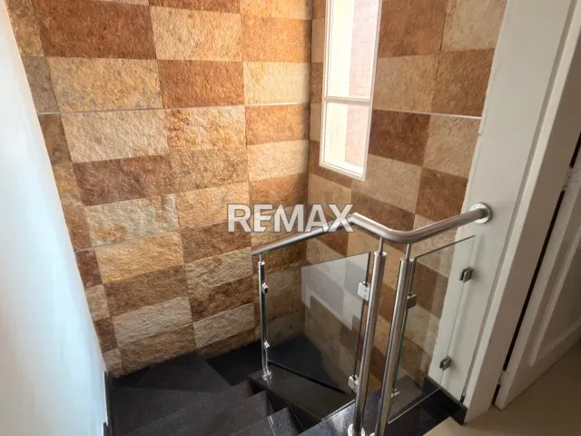 Elegante townhouse de 3 hab. y piscina en venta, cerca de Sambil, Cardón - Foto 9