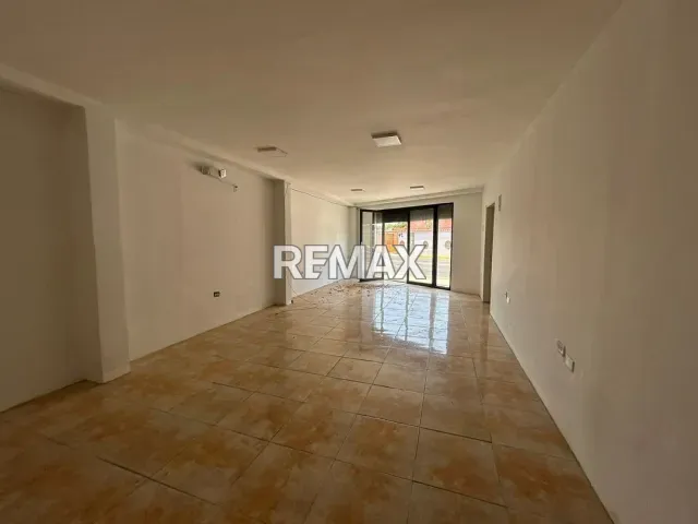Amplio local comercial de 74 m² en alquiler con mezzanina en Avenida Principal, Punto Fijo - Foto 4