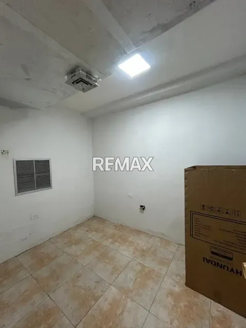Amplio local comercial de 74 m² en alquiler con mezzanina en Avenida Principal, Punto Fijo - Foto 7
