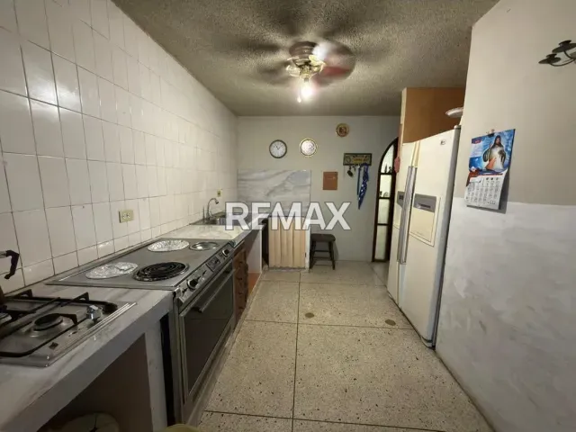 Casa de 3 habitaciones y 3 baños en venta, 200 m² en Avenida 10, Maraven - Foto 8