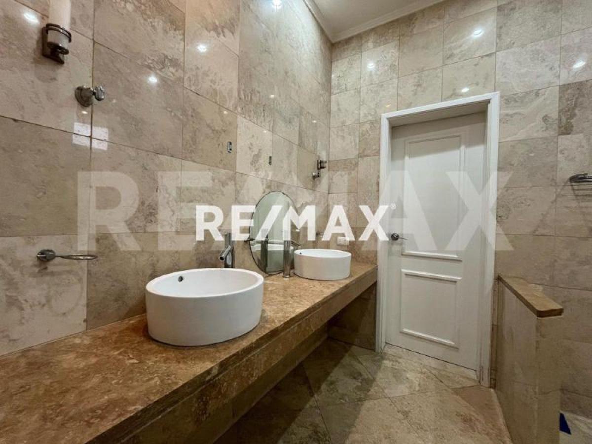 Espectacular TownHouse de 5 hab. con piscina y gimnasio en venta, Santa Fe - Foto 7