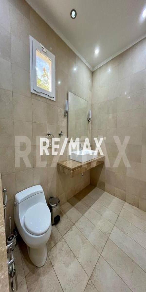 Espectacular TownHouse de 5 hab. con piscina y gimnasio en venta, Santa Fe - Foto 8