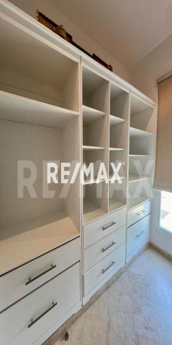 Espectacular TownHouse de 5 hab. con piscina y gimnasio en venta, Santa Fe - Foto 9