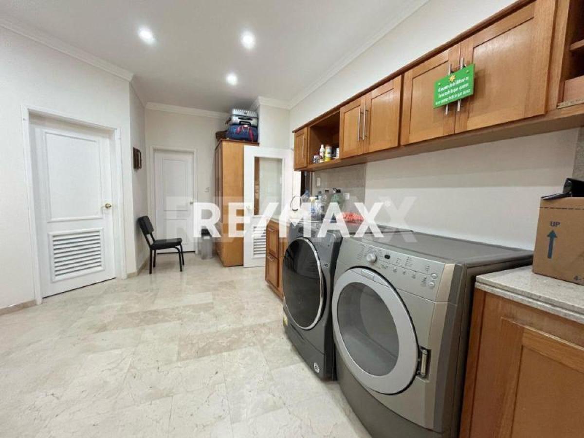 Espectacular TownHouse de 5 hab. con piscina y gimnasio en venta, Santa Fe - Foto 10