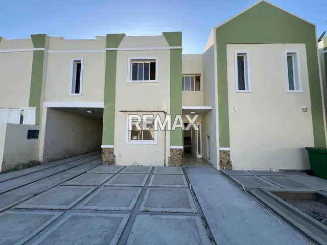 Moderno Townhouse de 3 hab. y 3 baños en venta, 180 m² en Cardón, Falcón - Foto 1