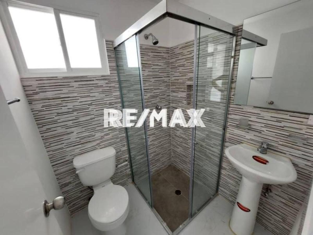 Amplia casa de 3 hab. con jardín y garaje en venta, Judibana La Lagunita. - Foto 17