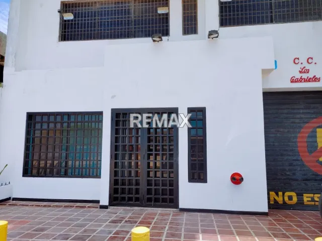 Edificio en alquiler de 140 m² con oficinas y excelente ubicación en Punto Fijo - Foto 1