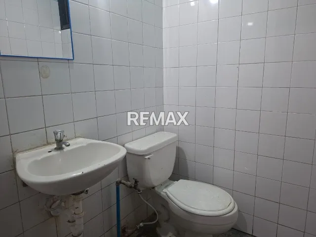 Edificio en alquiler de 140 m² con oficinas y excelente ubicación en Punto Fijo - Foto 7