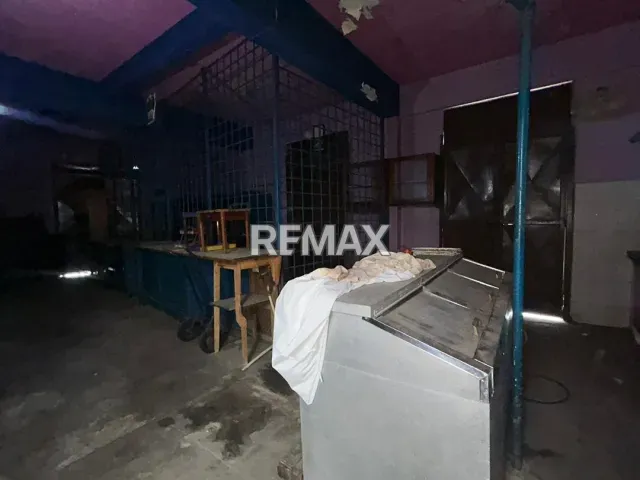 Edificio en venta de 400 m² con 11 hab. y potencial comercial en Punto Fijo - Foto 3