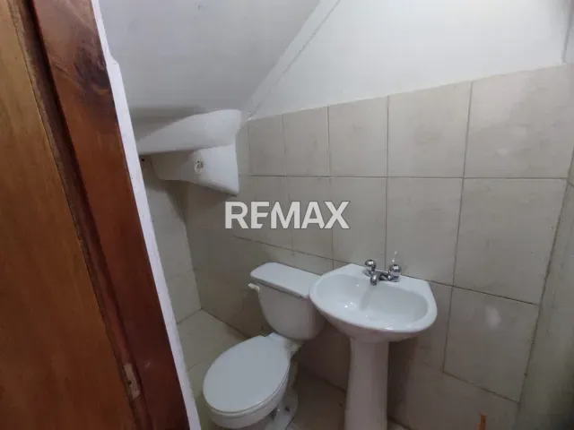 Local comercial de 120 m² en venta con oficina y 4 estacionamientos en Punto Fijo - Foto 8