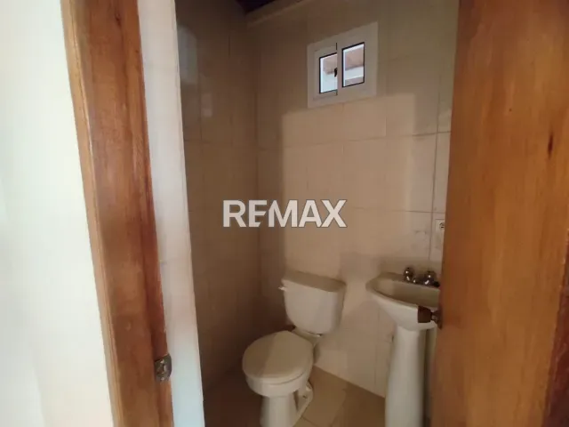 Local comercial de 120 m² en alquiler con oficina y 4 puestos de estacionamiento - Foto 7