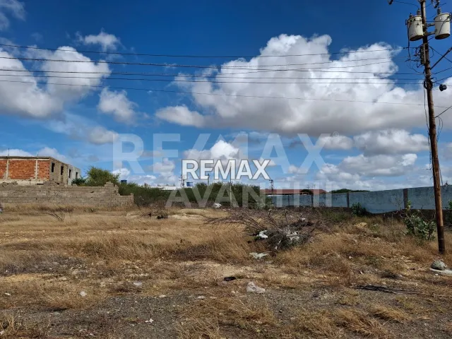 Oportunidad de venta: terreno de 300 m² en Punto Fijo, ideal para construcción - Foto 1