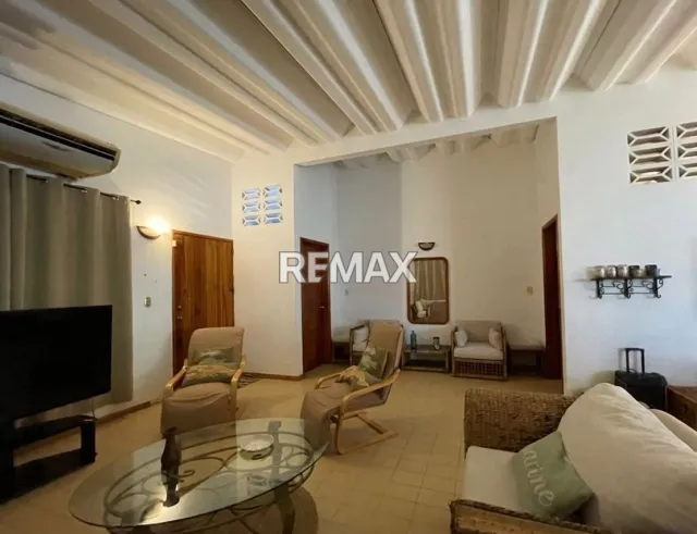Espectacular TownHouse de 3 hab. y 4 baños en venta, 1200 m² en Playa Azul - Foto 4
