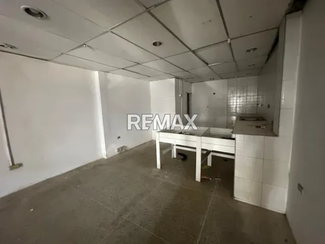 Amplio local comercial de 380 m² en venta, centro de Punto Fijo, alto tráfico - Foto 8
