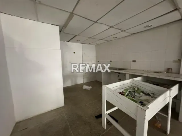 Amplio local comercial de 380 m² en alquiler en el centro de Punto Fijo - Foto 3