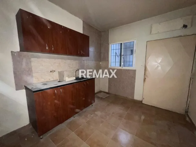 En Venta Apartamento CALLE FALCON CON CALLE COLOMBIA, Punto Fijo, Carirubana, Falcón, VEN - Foto 3