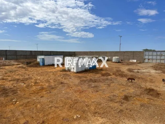 En Venta Local Industrial y Galpón Los Taques, Falcón, VEN - Foto 1