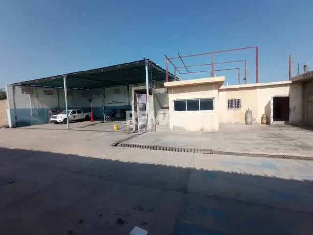 En Venta Local Industrial y Galpón Sector Las Margaritas - Foto 5