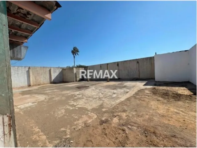 En Venta Local Industrial y Galpón Jacinto Lara, Punto Fijo, Carirubana, Falcón, VEN - Foto 1