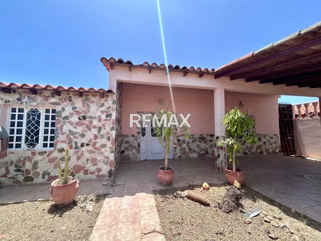 En Venta Casa o TownHouse San Rafael, Los Taques, Falcón, VEN - Foto 1