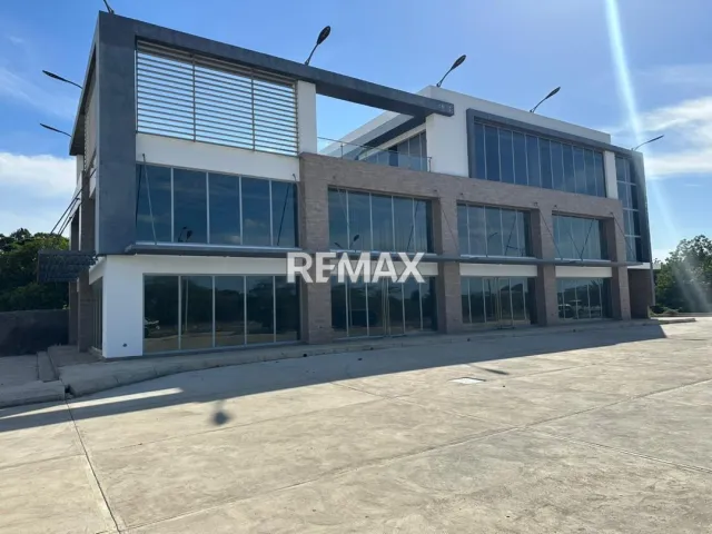 En Alquiler Local Comercial Comunidad Cardon, Punto Fijo, Carirubana, Falcón, VEN - Foto 4